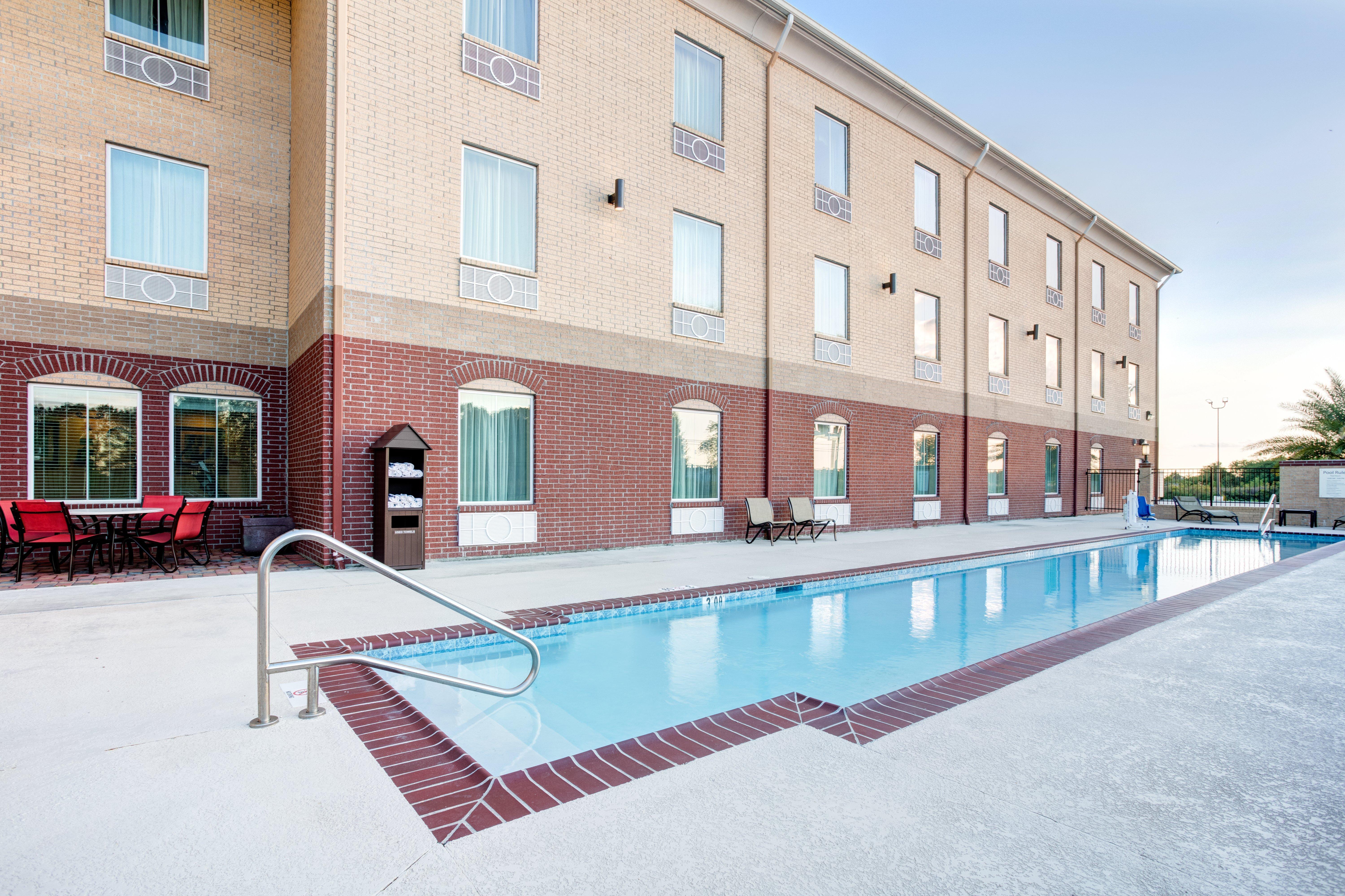 Holiday Inn Express & Suites Raceland - Highway 90 By Ihg Exterior photo